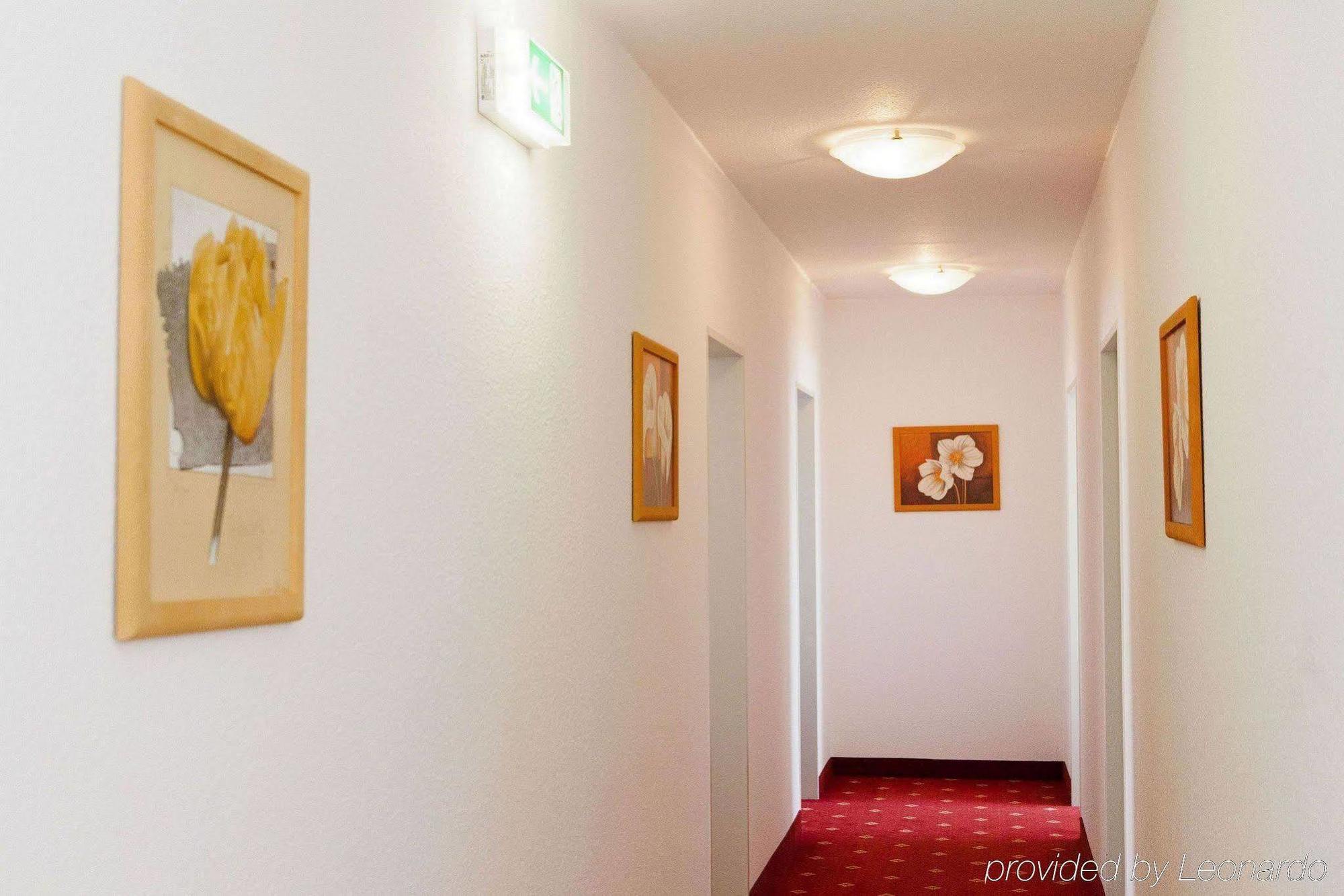 Hotel Am Duesseldorfer Platz Ratingen Exterior photo